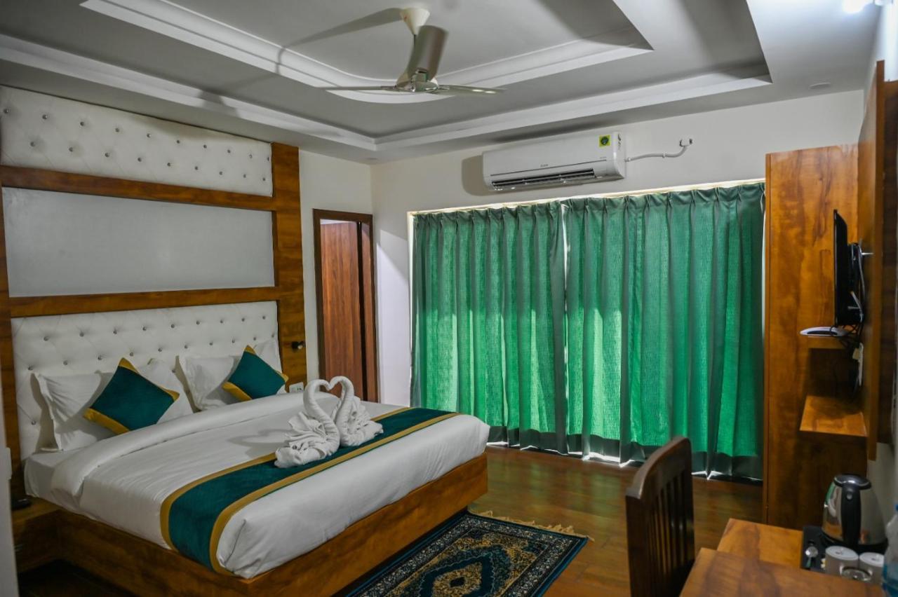Hotel 7 Heaven Dehradun Eksteriør bilde