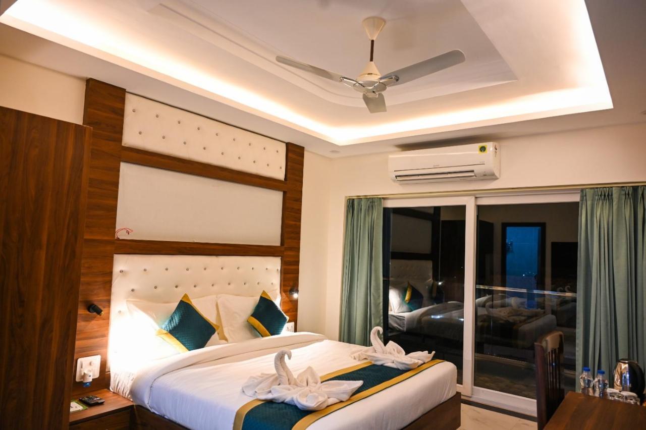 Hotel 7 Heaven Dehradun Eksteriør bilde