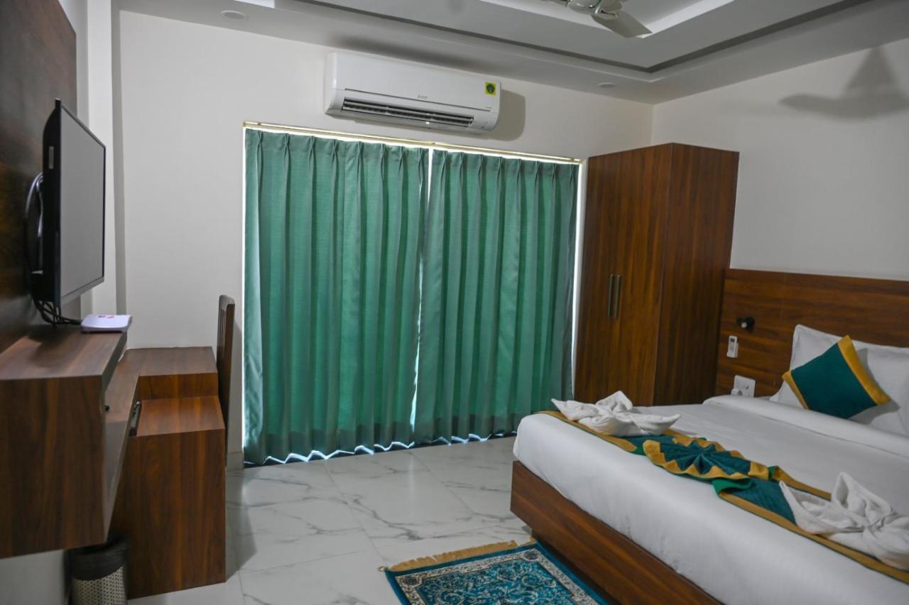 Hotel 7 Heaven Dehradun Eksteriør bilde