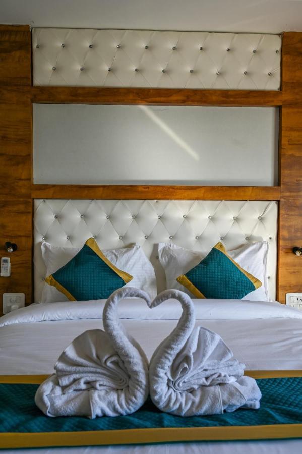 Hotel 7 Heaven Dehradun Eksteriør bilde