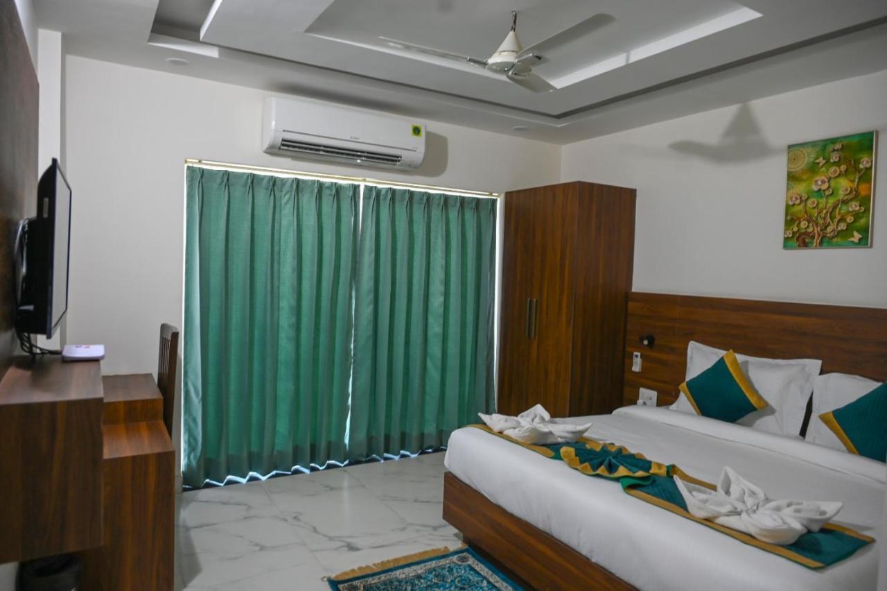 Hotel 7 Heaven Dehradun Eksteriør bilde