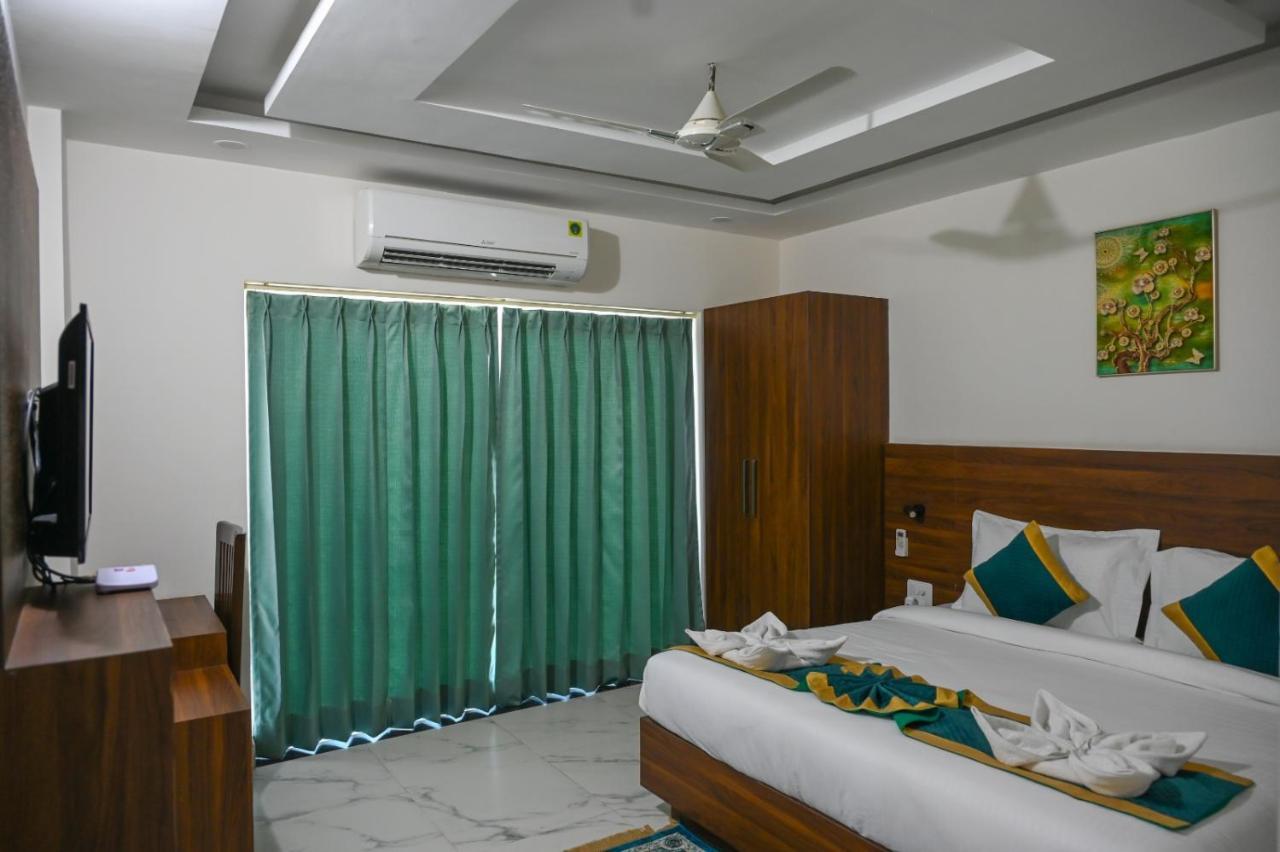 Hotel 7 Heaven Dehradun Eksteriør bilde
